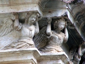 Antigua  columns with women