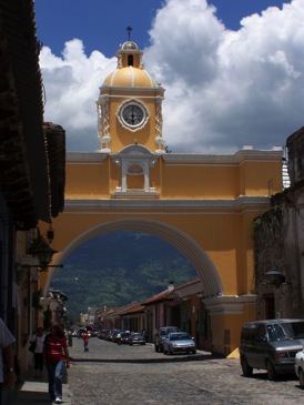 Antigua arch 1