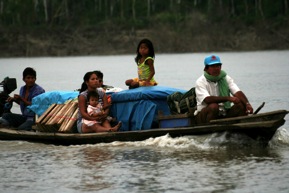 Discovering a local peque peque boat