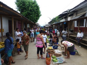Amazon-River-Nauta-market